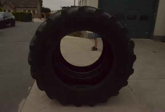 Banden 650/65 R42
